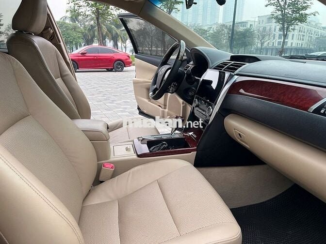 Toyota Camry 2.0E 2013 11 vạn km Đen