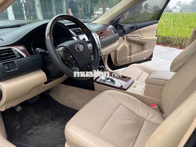 Toyota Camry 2.0E 2013 11 vạn km Đen