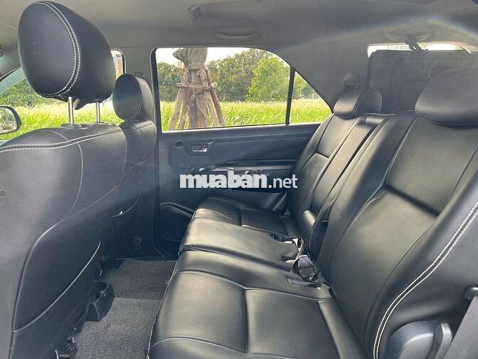 Toyota Fortuner 2.7V 4x4 2015 Đen 13 vạn km