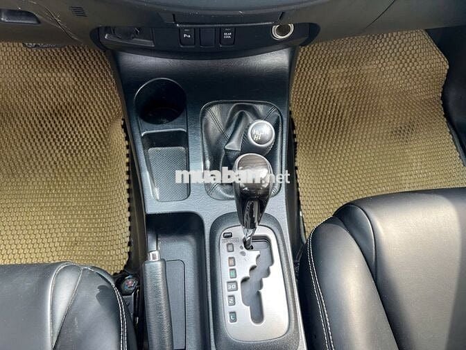 Toyota Fortuner 2.7V 4x4 2015 Đen 13 vạn km