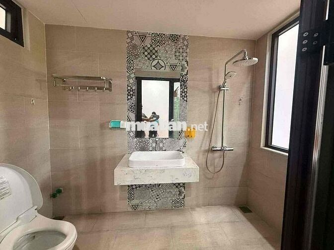 CHO THUÊ NHÀ ĐẸP 3 TẦNG SÂN OTO GẦN VƯƠNG THỪA VŨ