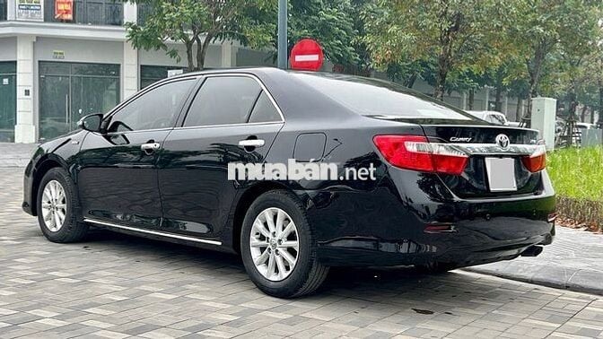 Toyota Camry 2.0E 2013 11 vạn km Đen