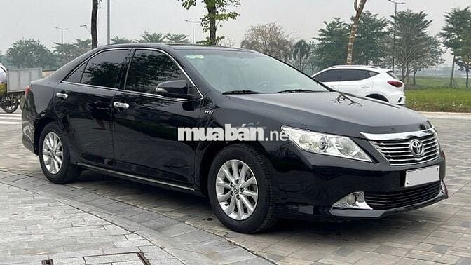 Toyota Camry 2.0E 2013 11 vạn km Đen