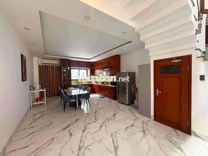 CHO THUÊ NHÀ ĐẸP 3 TẦNG SÂN OTO GẦN VƯƠNG THỪA VŨ