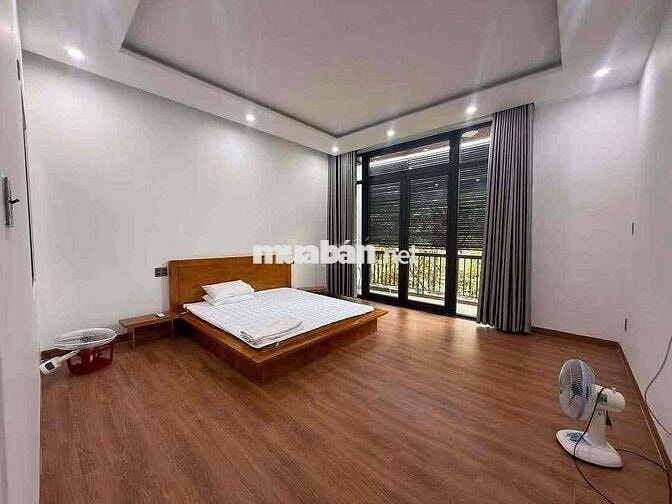 CHO THUÊ NHÀ ĐẸP 3 TẦNG SÂN OTO GẦN VƯƠNG THỪA VŨ