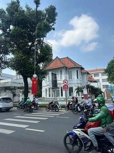 Cho thuê Biệt Thự Sân Vườn 212 Võ Thị Sáu Q3: DT:21m x25m