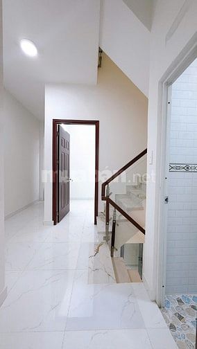 Chính chủ bán nhà đẹp 3 tầng, khu 20 thước, dt: 5x8m , giá 5,5 tỷ 