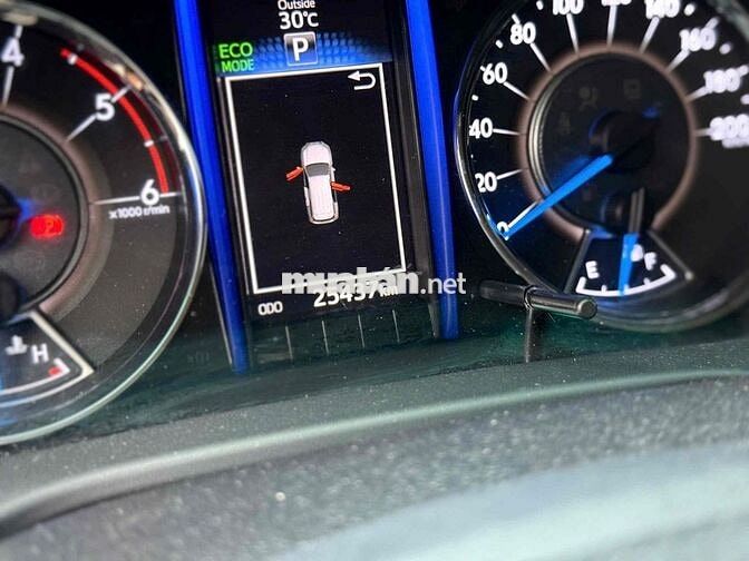 Toyota Fortuner 2018 2.4AT Máy dầu Trắng 25.000 km