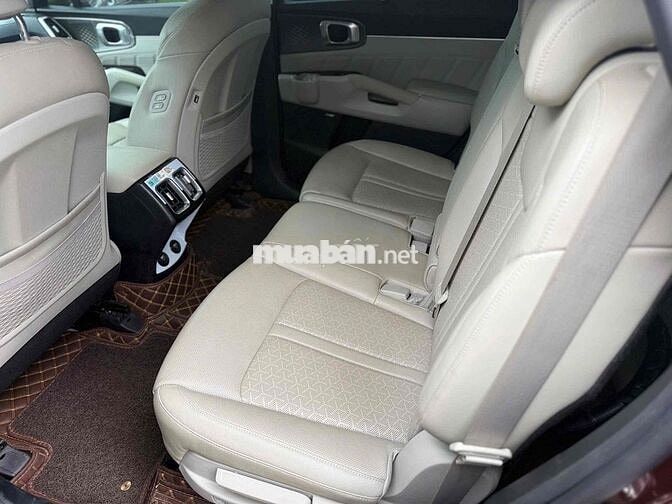 KIA Sorento Signature Full Dầu 2022 - 4v km Đỏ mận