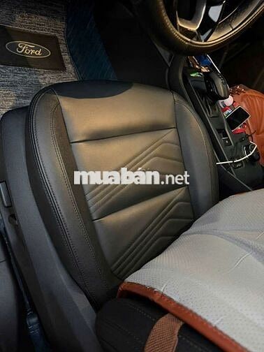 Ford Everest Titanium Plus 4WD sơn zin cả xe