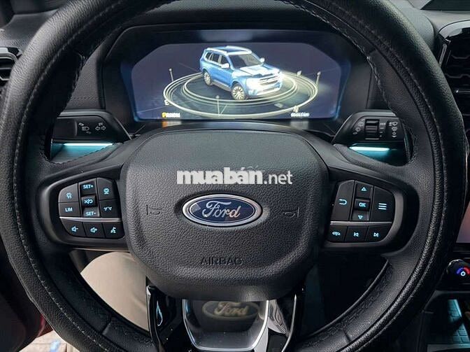 Ford Everest Titanium Plus 4WD sơn zin cả xe