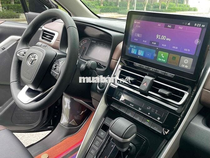 Toyota Innova Cross V 2025 Đen 1.4 vạn