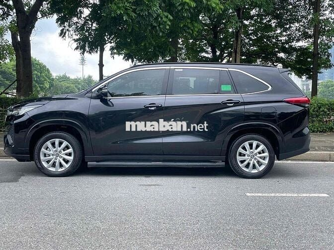 Toyota Innova Cross V 2025 Đen 1.4 vạn
