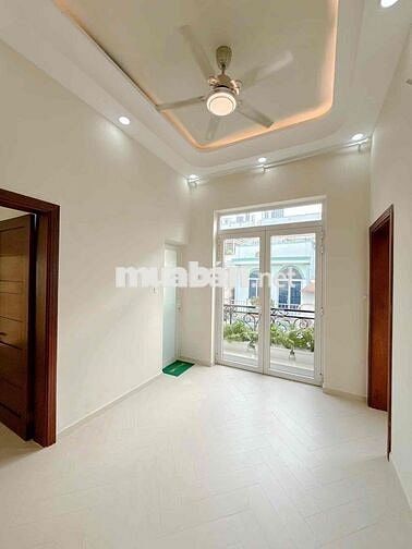 “Triệu hạt mưa rơi không hạt nào rơi nhầm chỗ. Giữa muôn vàn căn nhà,