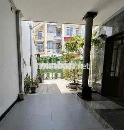 Cho thuê nhà Mặt tiền ngang 9m /đs 8,p.Linh Xuân giá 15tr dtsd 280m2