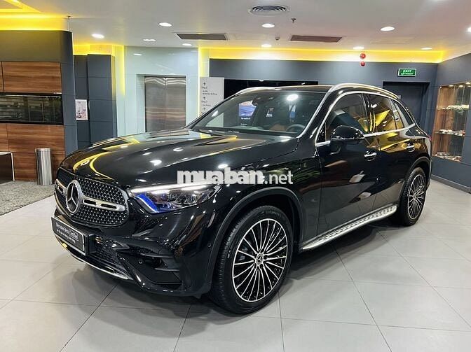Mercedes GLC300 Đen - Model 2025 chính hãng