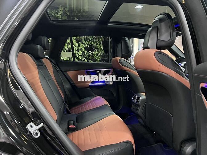 Mercedes GLC300 Đen - Model 2025 chính hãng