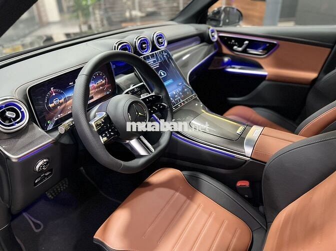Mercedes GLC300 Đen - Model 2025 chính hãng