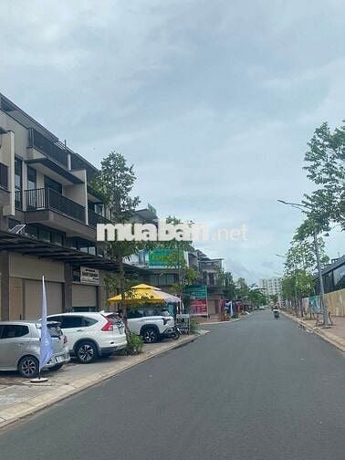 BÁN GẤP CĂN  GỐC 4 TẦNG TRỤC CHÍNH D3 KHU NAM LONG 2