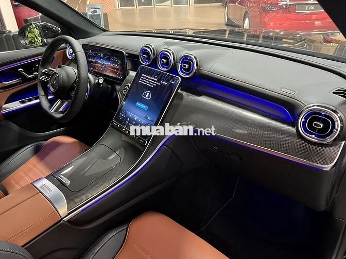 Mercedes GLC300 Đen - Model 2025 chính hãng