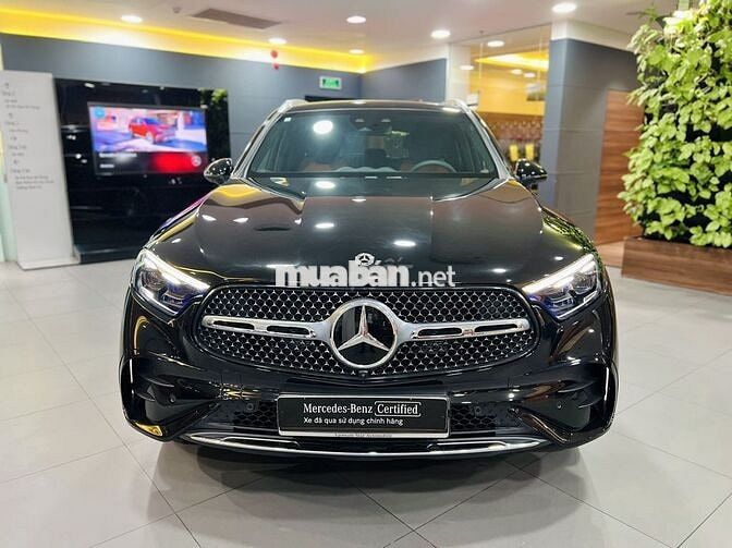 Mercedes GLC300 Đen - Model 2025 chính hãng