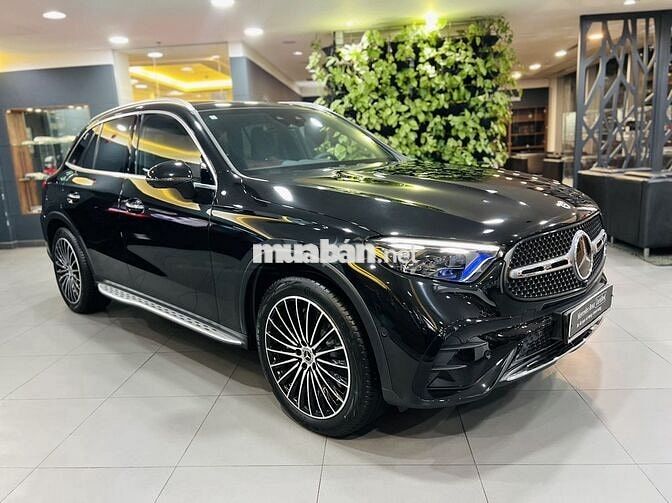 Mercedes GLC300 Đen - Model 2025 chính hãng