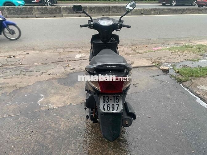 Xe tay ga Yamaha Thể thao màu Đen