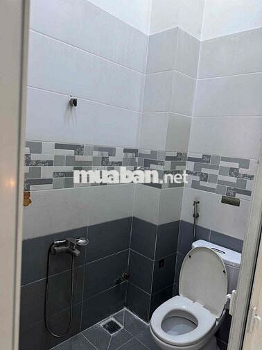Nhà Cho Thuê 2 lầu 4PN, 3WC giá chỉ 9,5 triệu/tháng