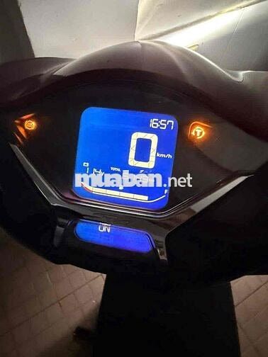 Honda SH 160 2025 Tự động màu Đỏ 6135 km