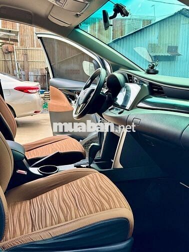 Toyota Innova 2.0G AT 2018 Trắng 7 chỗ 91.000 km