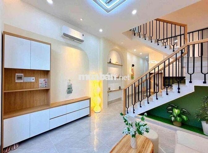 Bán nhanh nhà lầu mới xây gần Golf Long Thành