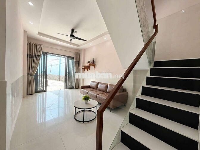 Nhà đẹp vào ở ngay - liên hệ xem nhà c