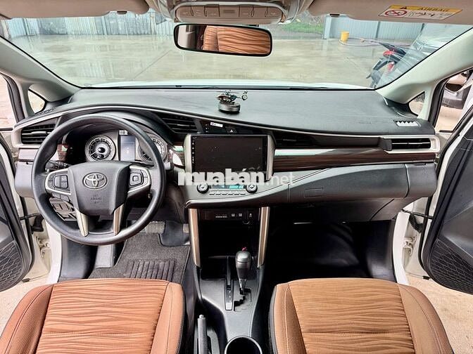Toyota Innova 2.0G AT 2018 Trắng 7 chỗ 91.000 km