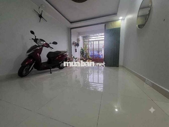 Cho thuê nhà nguyên căn 2PN Full nội thất - Gần Vạn Phúc City