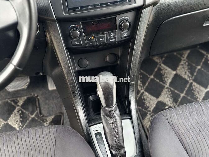 Suzuki Swift RS 2017 Trắng Tự động 9 vạn