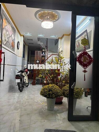 cho thuê mặt tầng trệt đường Diên Hồng. Sát chợ Bà chiểu . Bình Thạnh