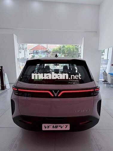 VinFast VF MPV 7, ưu đãi 11% tháng 7 🎉