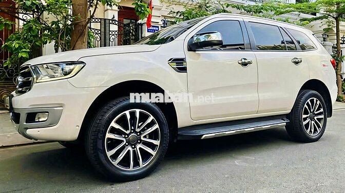 Ford Everest bản Titanium full 2 cầu sx 2019