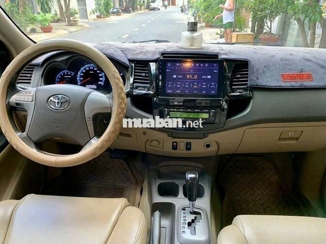 Toyota FORTUNER bản V số tự động đời cuối 2012