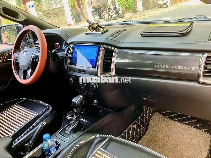 Ford Everest bản Titanium full 2 cầu sx 2019