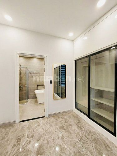 Chính chủ bán nhà kế MT Trần Quốc Toản Q.3 - 6,2m x 9,3m - hxh 