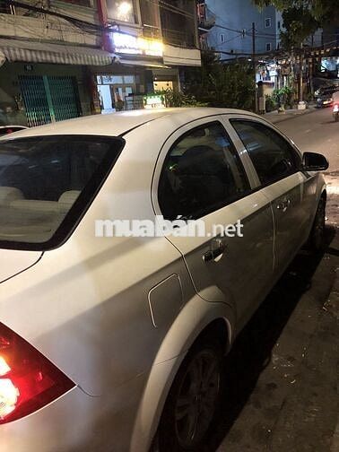 Chevrolet Aveo LT Trắng