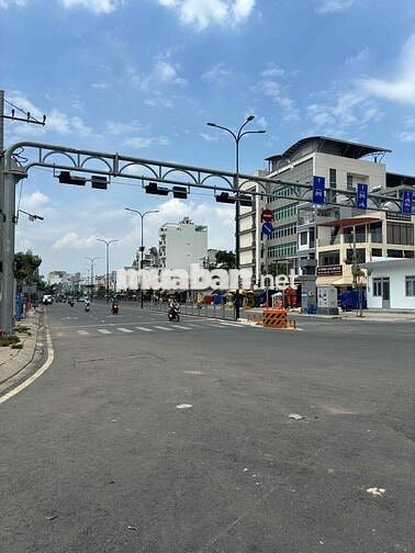Dương Quảng hàm. Nhà Mặt Tiền Đường 10M. Lô Góc Không Lộ Giới. 13ty