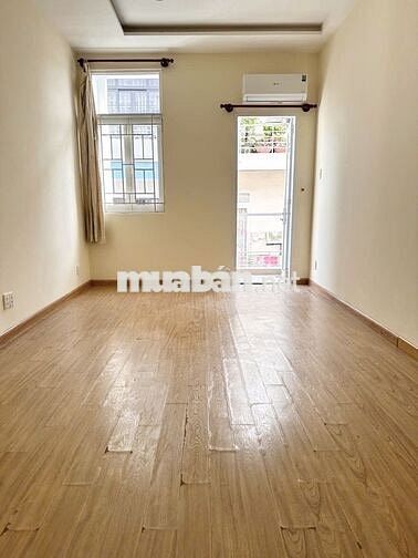 Cho thuê nhà mặt tiền 28 Ngô Thời Nhiệm, Phường 17, Quận Phú Nhuận
