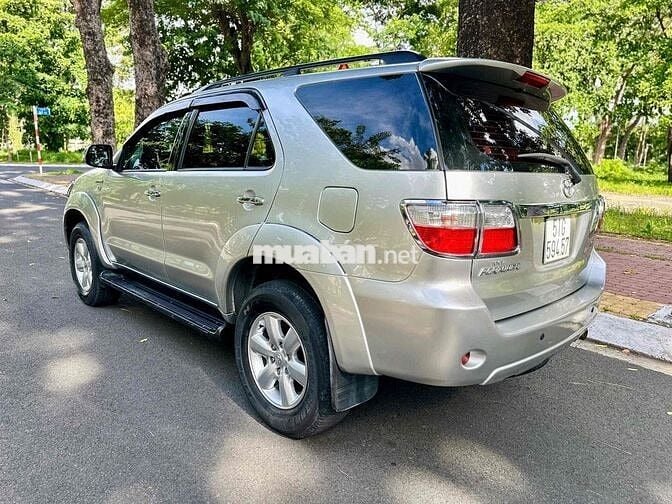 Toyota Fortuner V 4x4 AT 2010