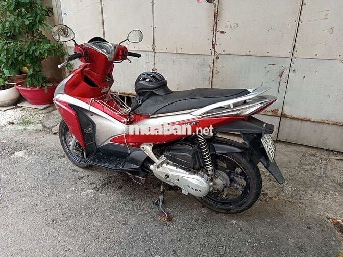 cần bán xe máy đang sử dụng. Biển số tphcm