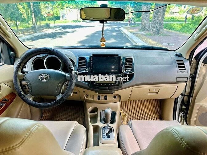 Toyota Fortuner V 4x4 AT 2010