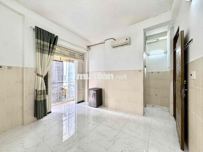 Cho Thuê Căn Hộ Bancol Thang Máy Rộng 25m2 Ngay Vòng Xoay Lý Thái Tổ