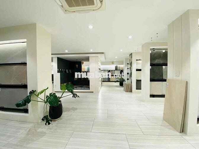 CHO THUÊ NGUYÊN CĂN MẶT TIỀN 1200m2 DIỆN TÍCH SỬ DỤNG - QUẬN 10