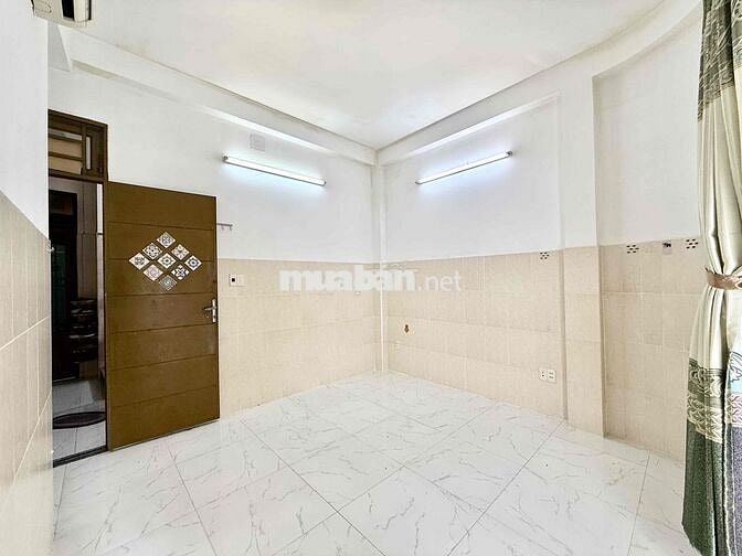Cho Thuê Căn Hộ Bancol Thang Máy Rộng 25m2 Ngay Vòng Xoay Lý Thái Tổ